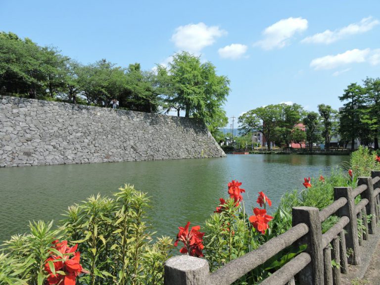 松江城の石垣（八代城址群）