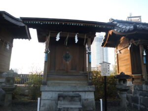 北岡神社内の護町神社