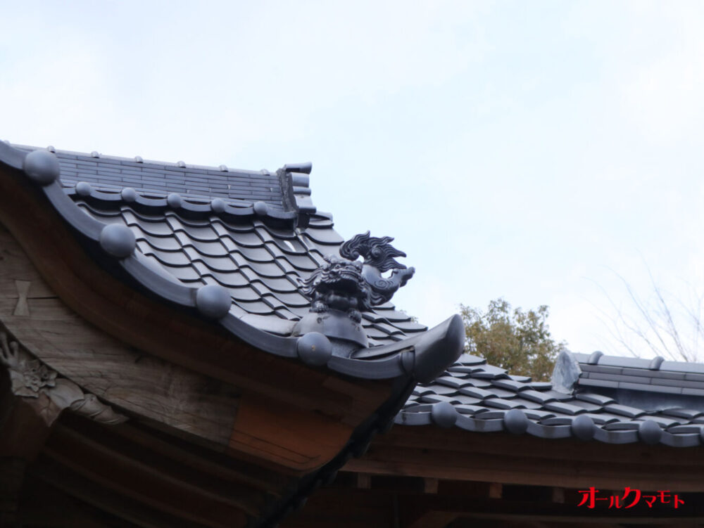 屋根の狛犬：鶴羽田菅原神社 - 令和4年2月
